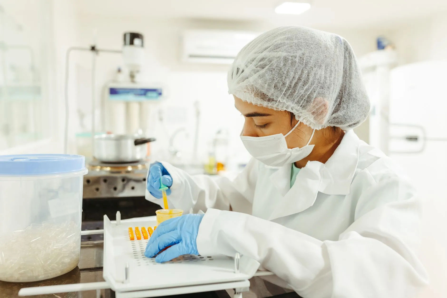 化妆品包装技术升级:乳液泵与膏霜罐的密封性设计要点正文配图 1